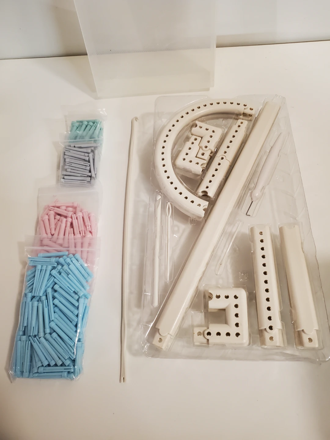 Knitting Loom Kit w/ Mixed Lot of Tools, Looms, Pegs And Case