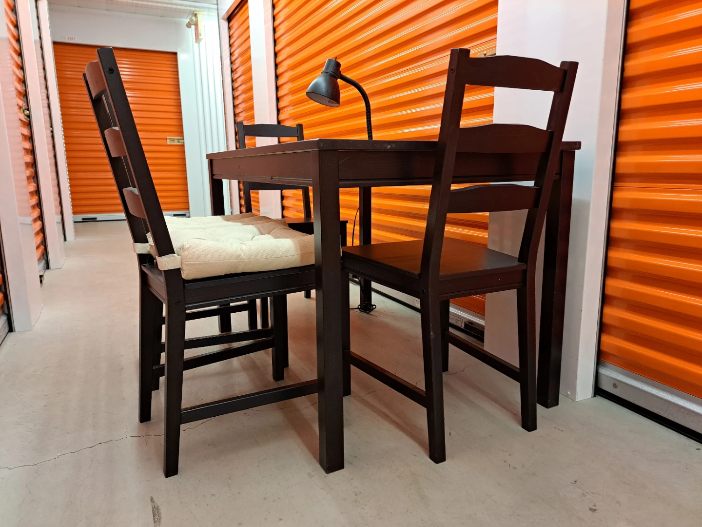 Dark Wood Dining Table and 4 Chairs with Cushions - photo 3