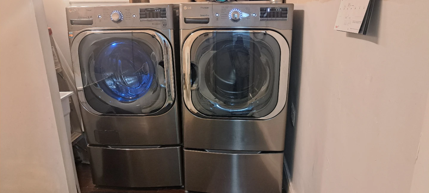 LG Front Load Washer and Dryer Set - photo 2