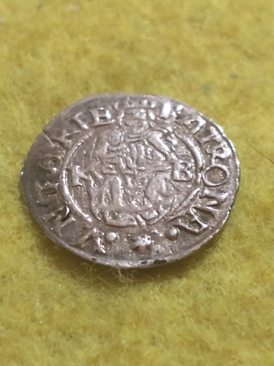 1571 AD Kingdom of Hungary Maximilian II silver denar - photo 3
