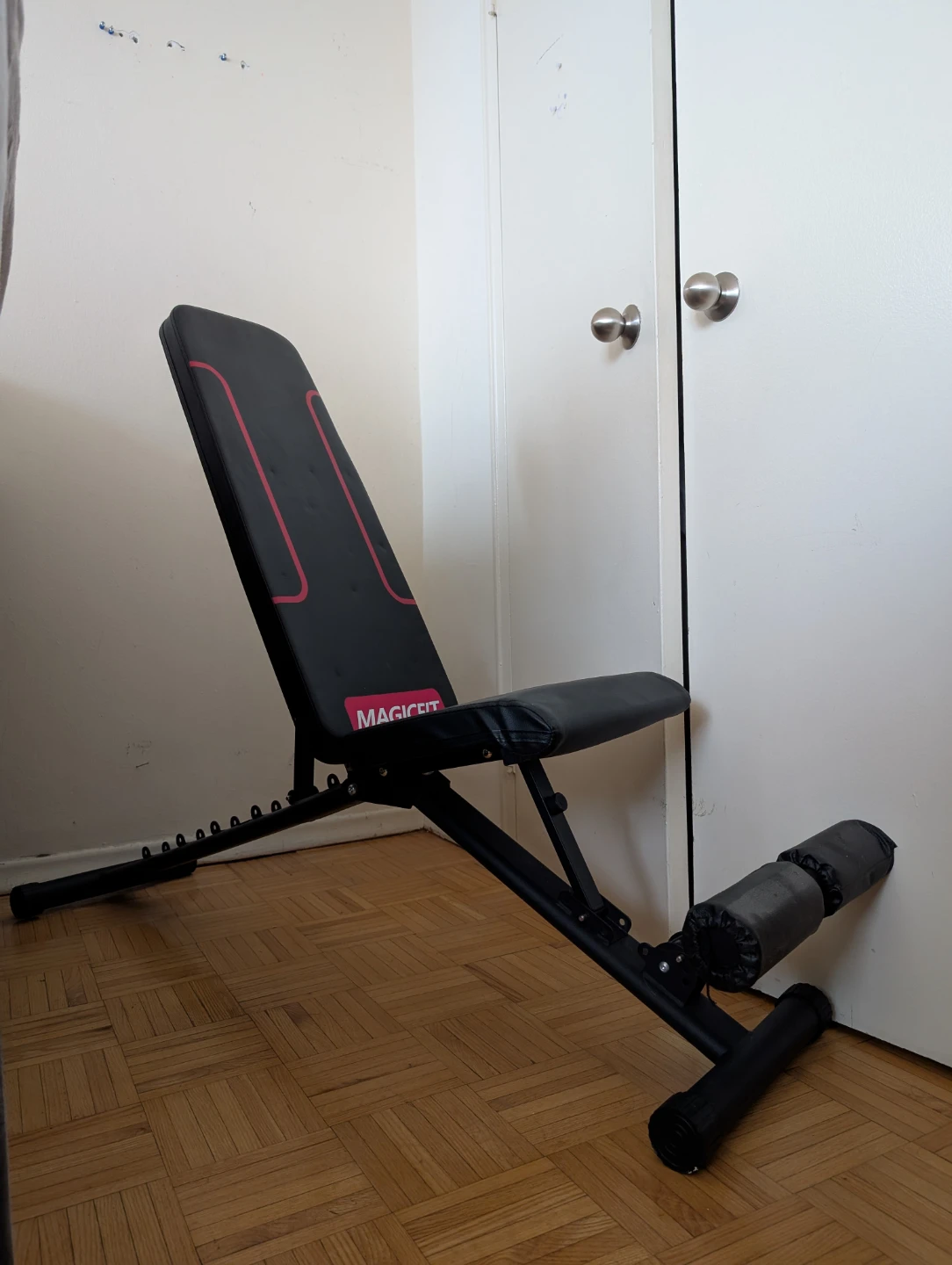 Adjustable Weight Bench