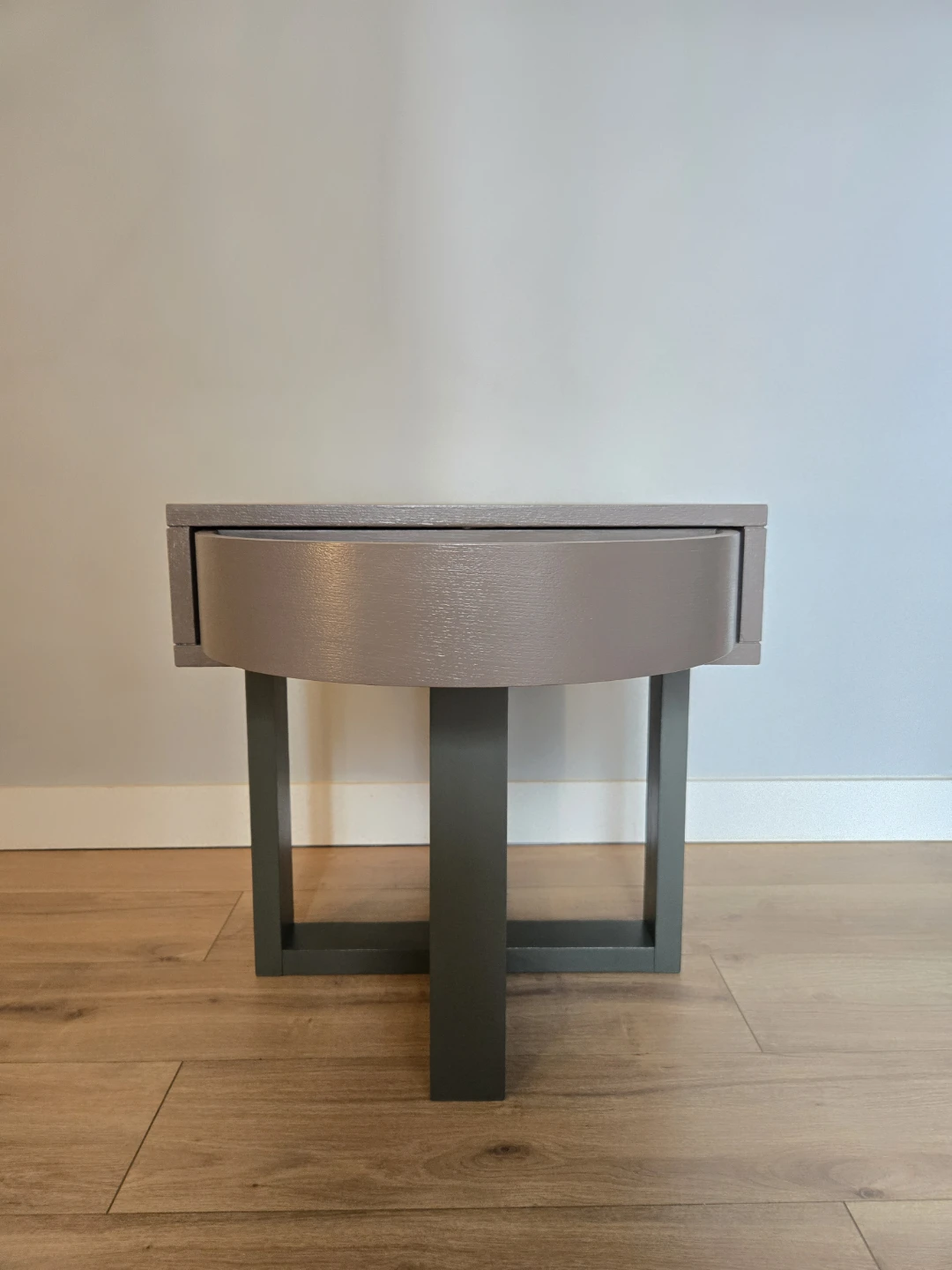 Hand-Painted Custom Side Table / Nightstand - photo 3