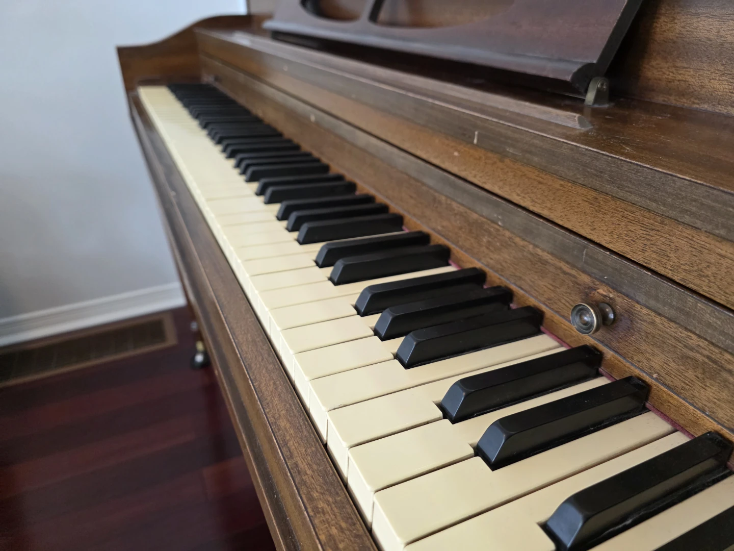 Kurtzman Upright Piano - photo 2