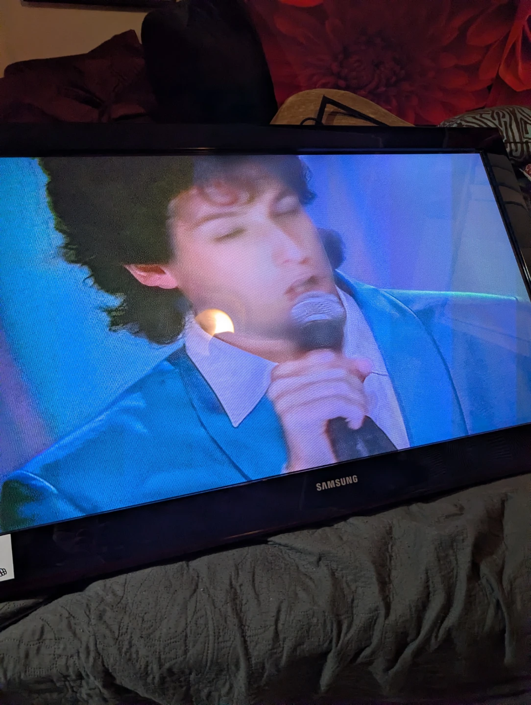 55" Samsung Television - photo 2