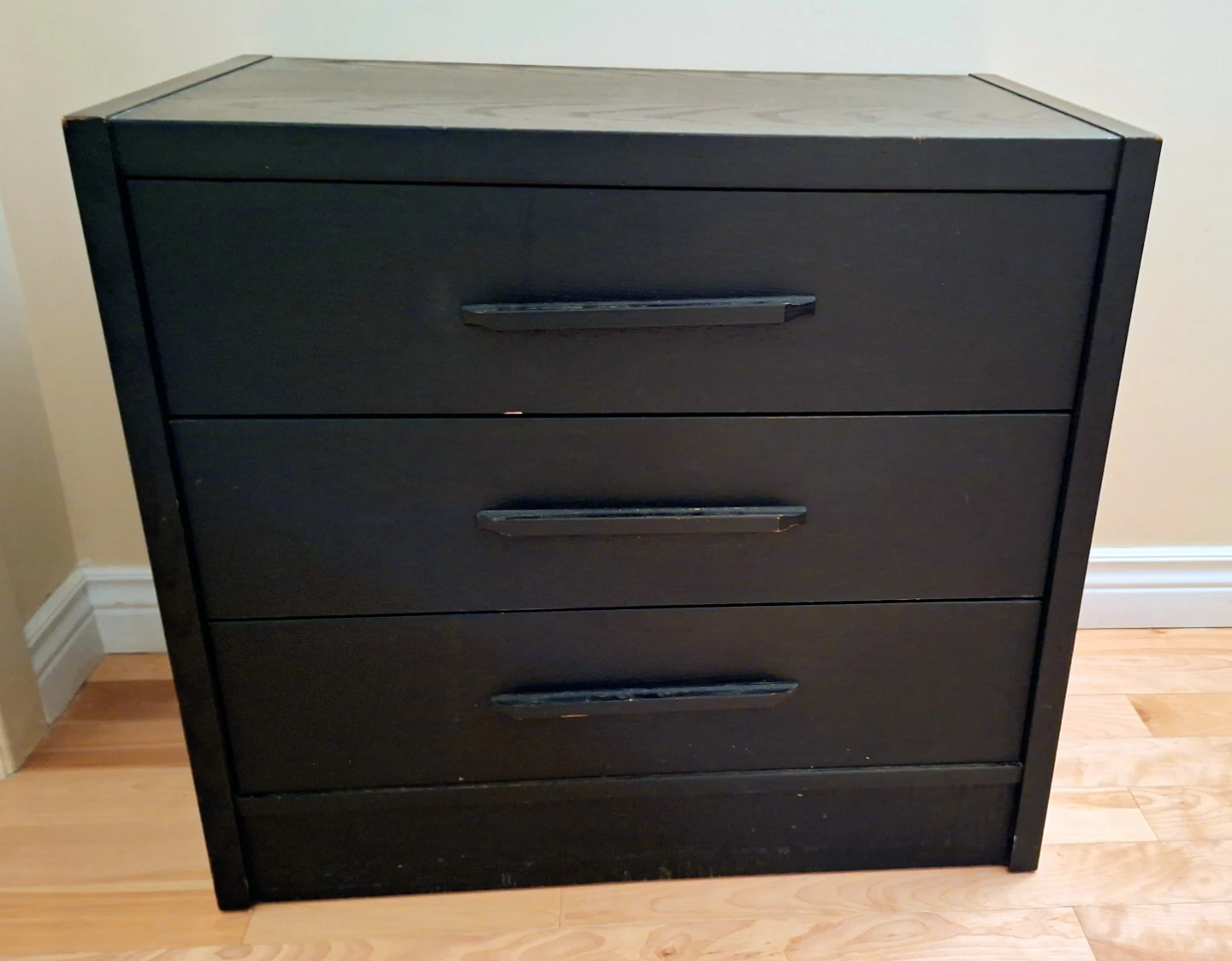 Black 3-Drawer Dresser