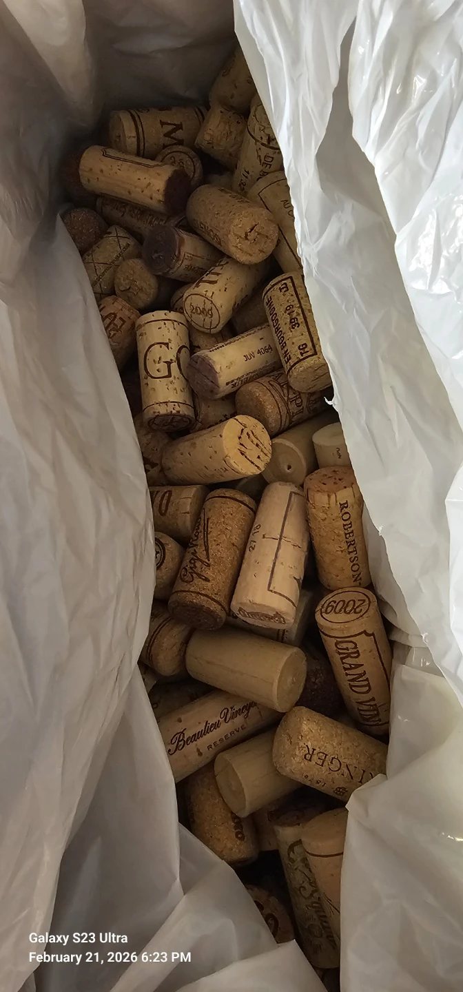 30,000 Used Wine Corks (Natural) – 22 Boxes / 330 lb - photo 2