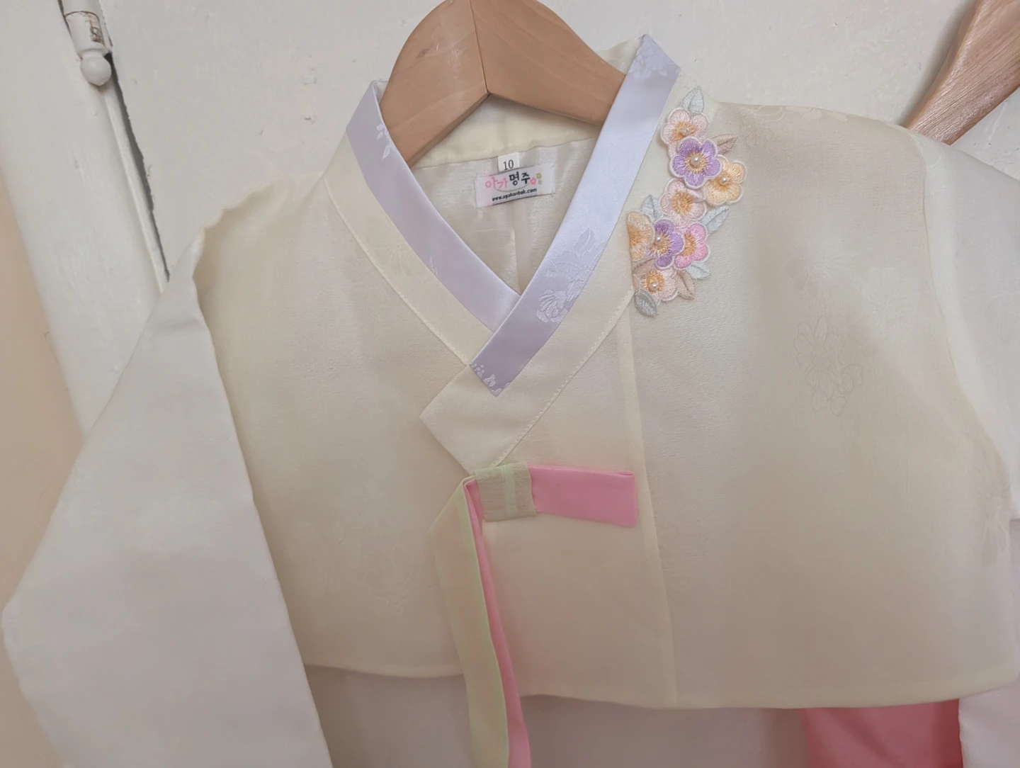 Children's Pink and Yellow Hanbok - Size 10🏆