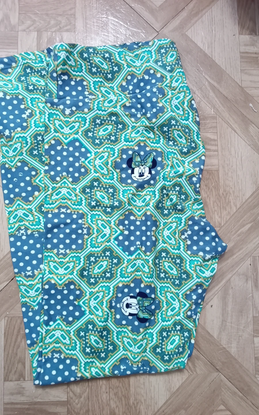 Woman's lularoe Minnie Mouse Leggings