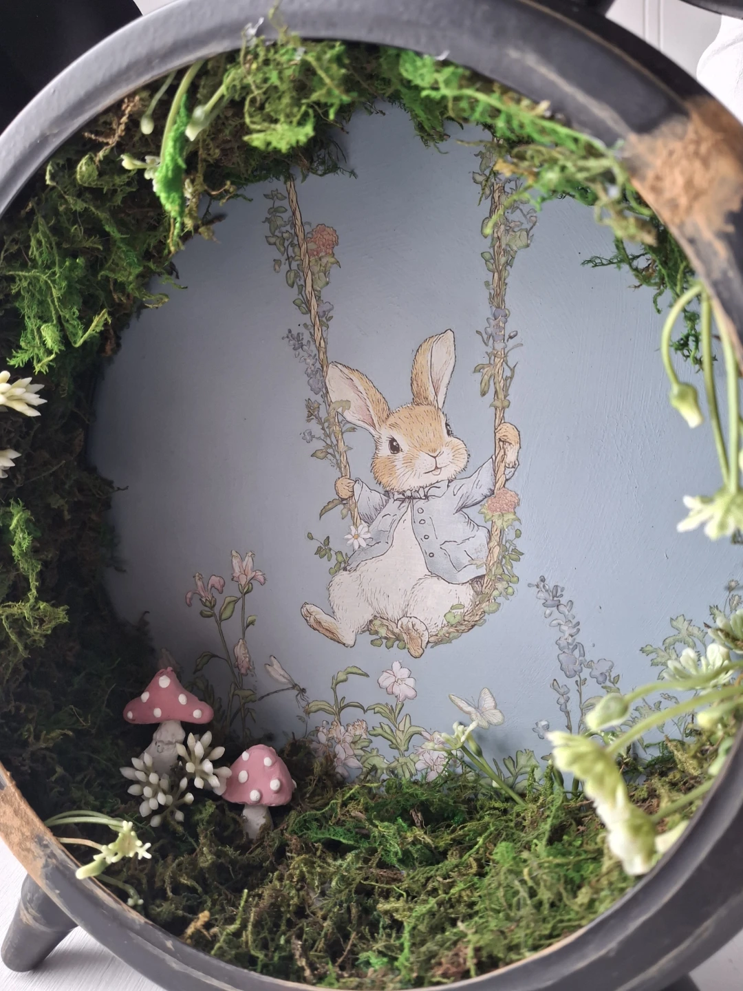 Decorative Clock with Peter Rabbit Scene - photo 2