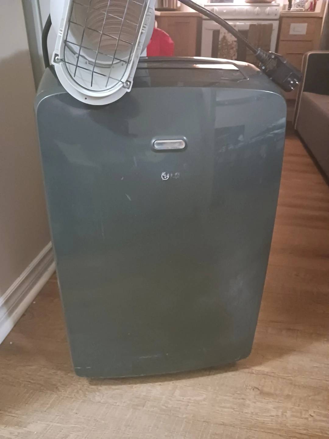 LG Portable Air Conditioner with Remote - photo 3