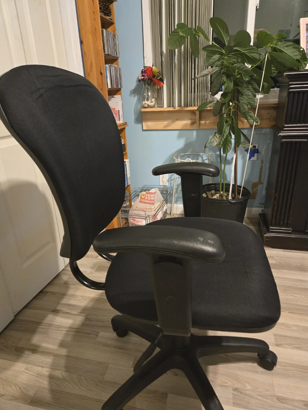 Black Office Chair - photo 2
