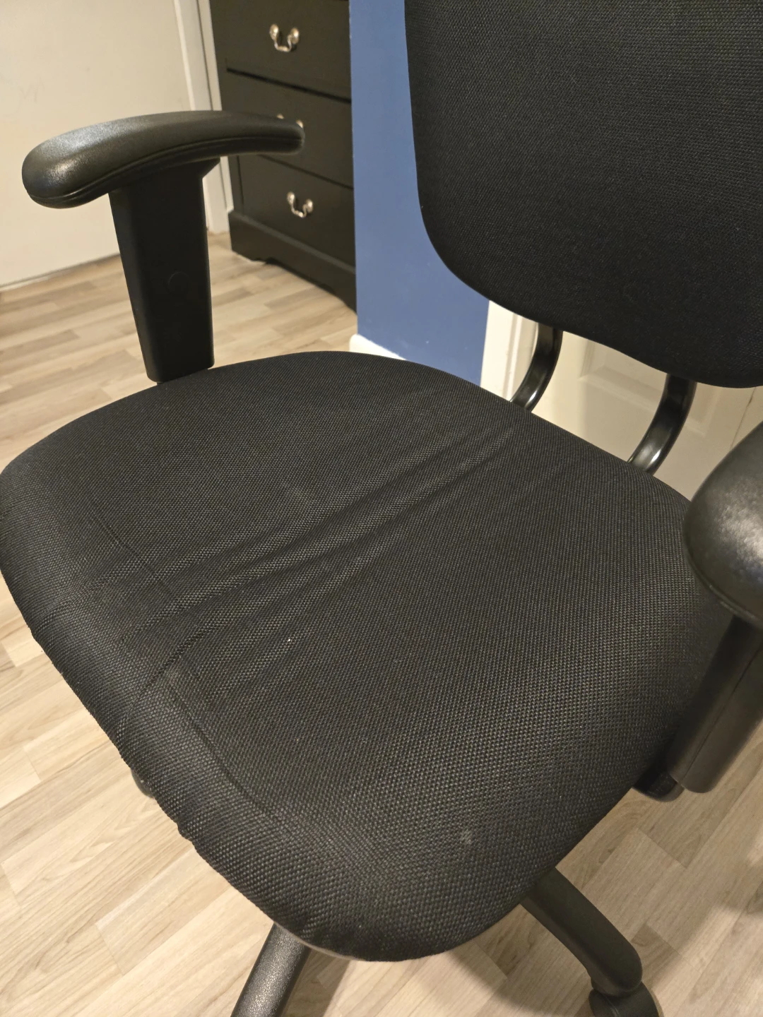 Black Office Chair - photo 3