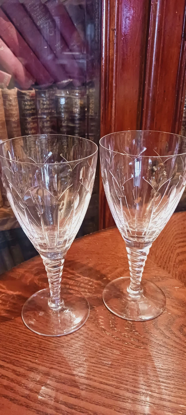 $5 EACH !! New !! Set of 2 Gorgeous Crystal Wine Goblets - photo 2