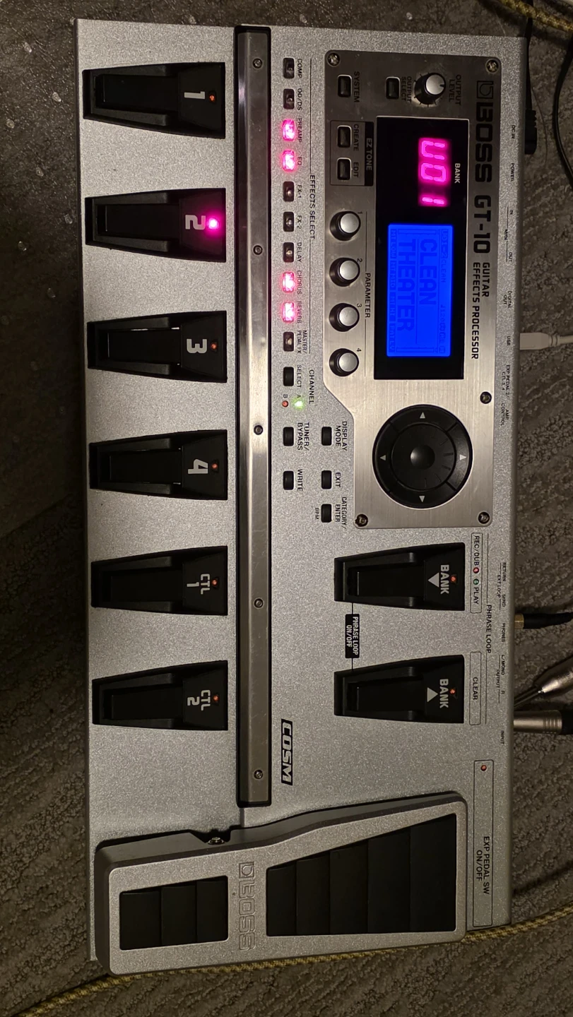 BOSS GT-10 Guitar Effects Processor