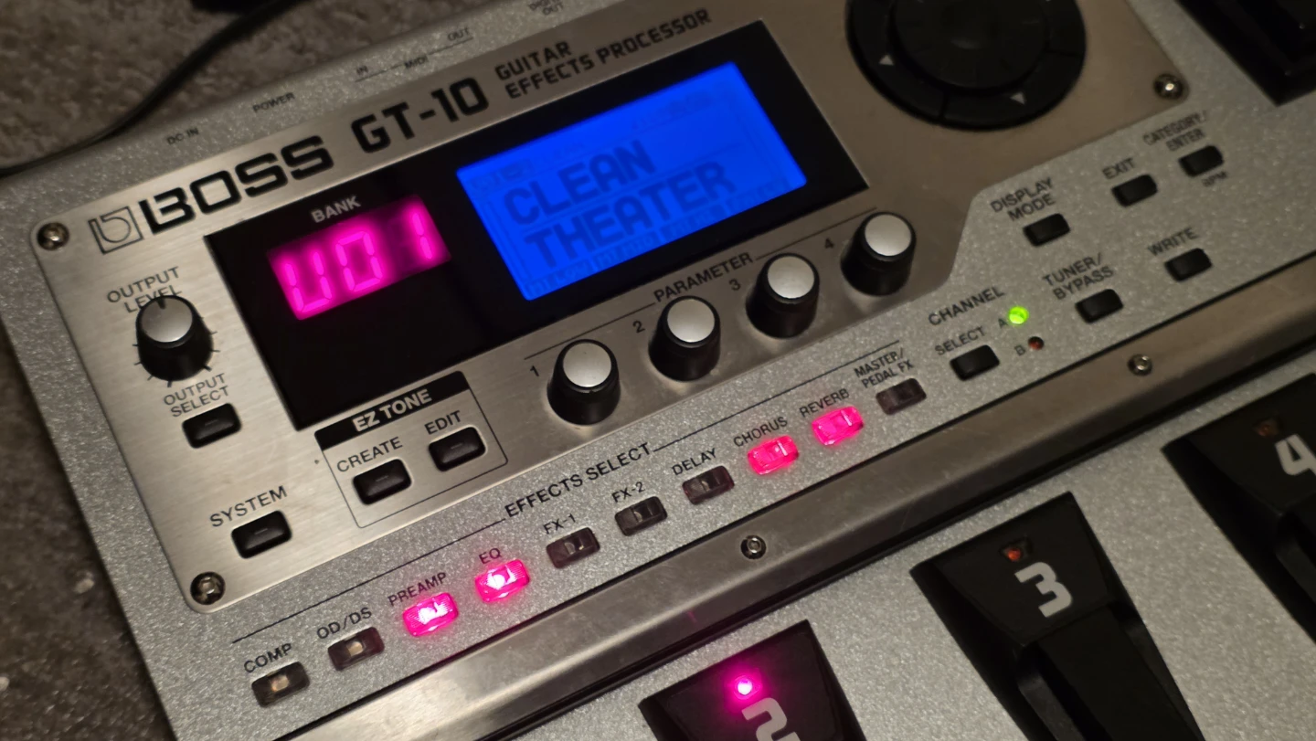 BOSS GT-10 Guitar Effects Processor - photo 2