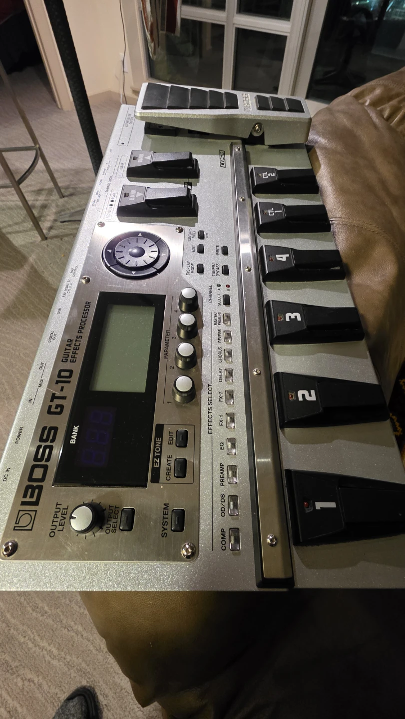 BOSS GT-10 Guitar Effects Processor - photo 5