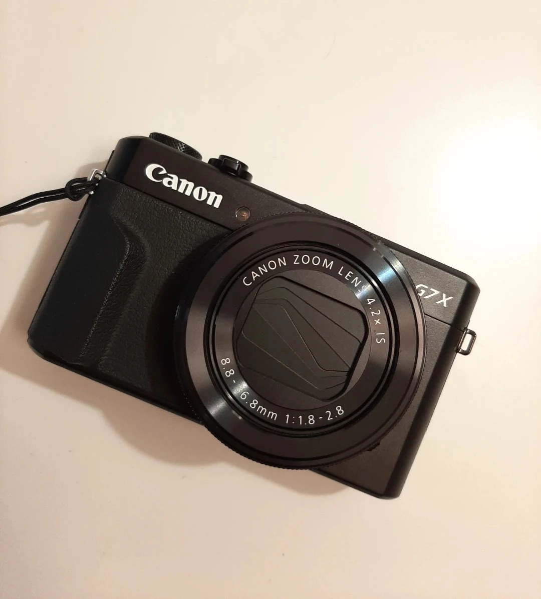 Canon G7X PowerShot Digital Camera + Case + Tripod