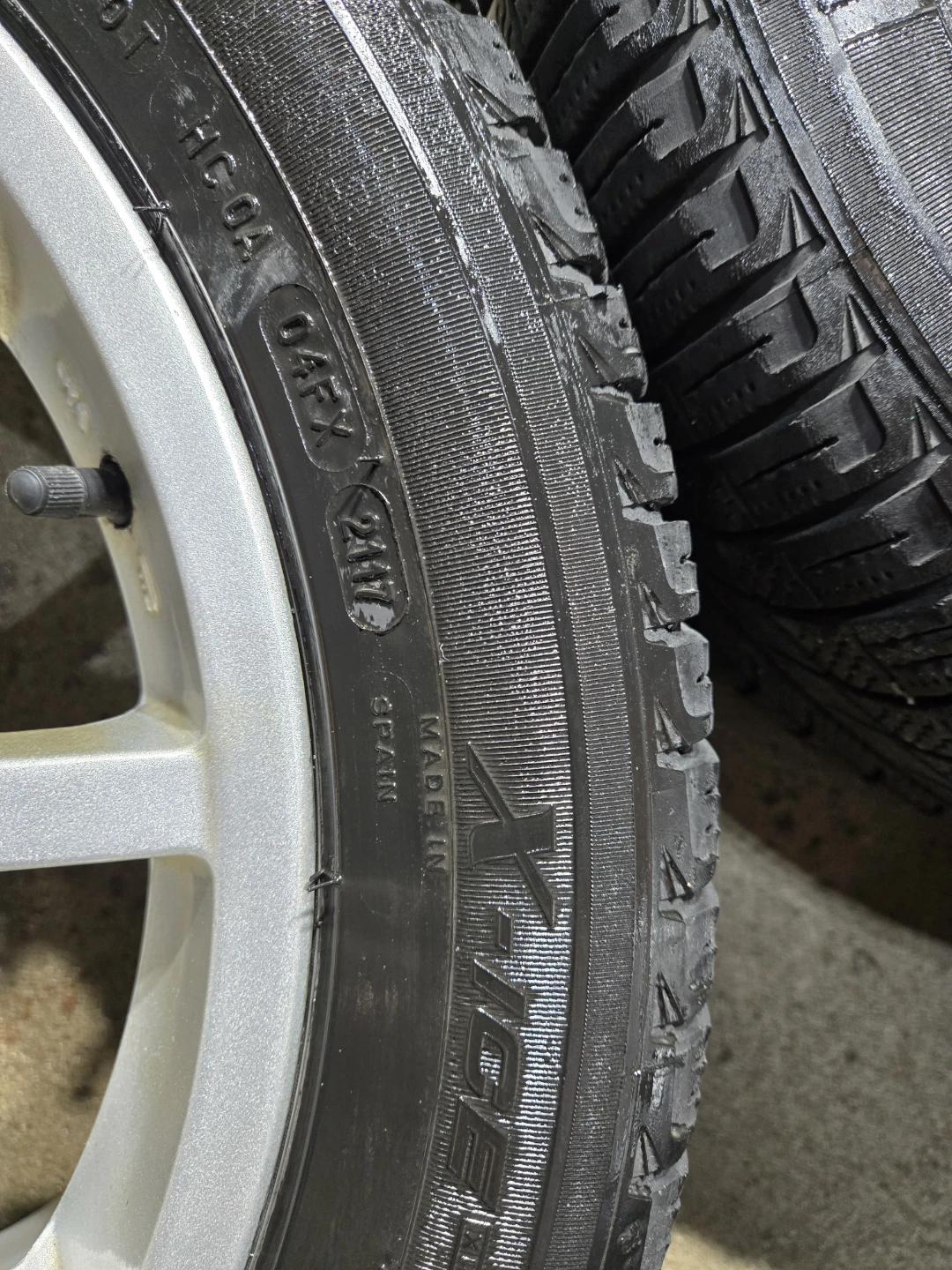 Set of 4 Michelin X-Ice winter tires on RSSW alloy rims - photo 3