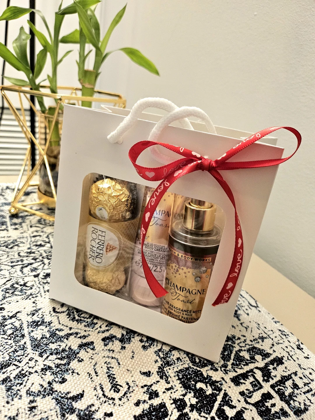 Bath & Body Works Champagne Toast Gift Set + Ferrero Rocher - photo 3