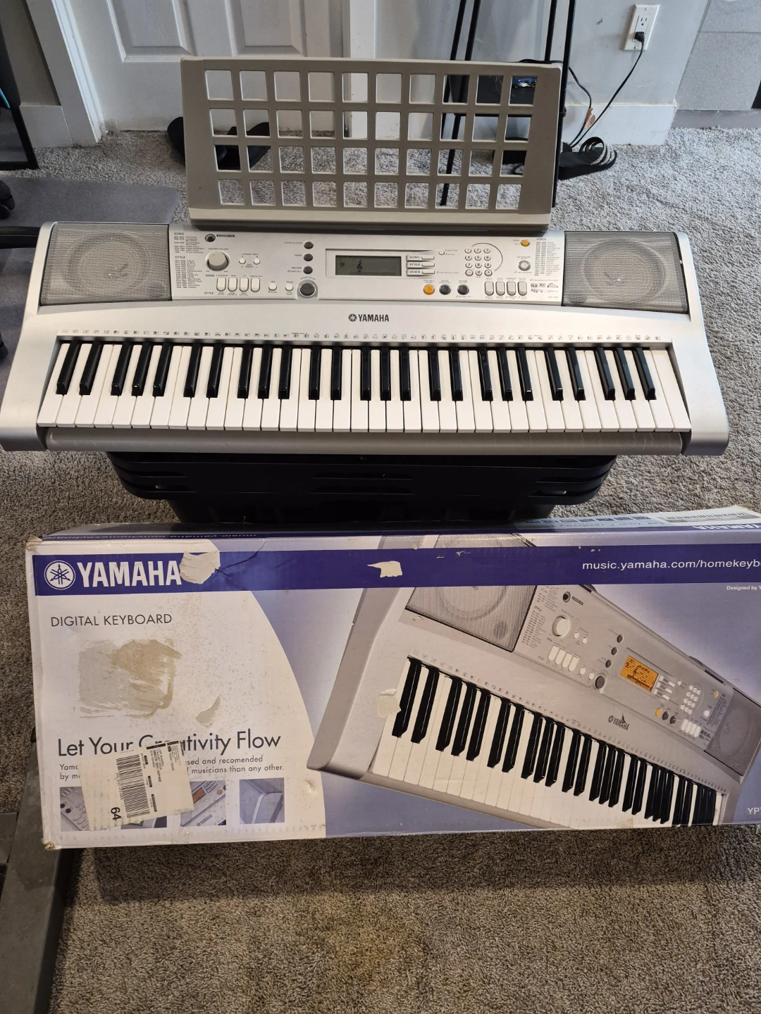 Yamaha Digital Keyboard with Stand and Bench