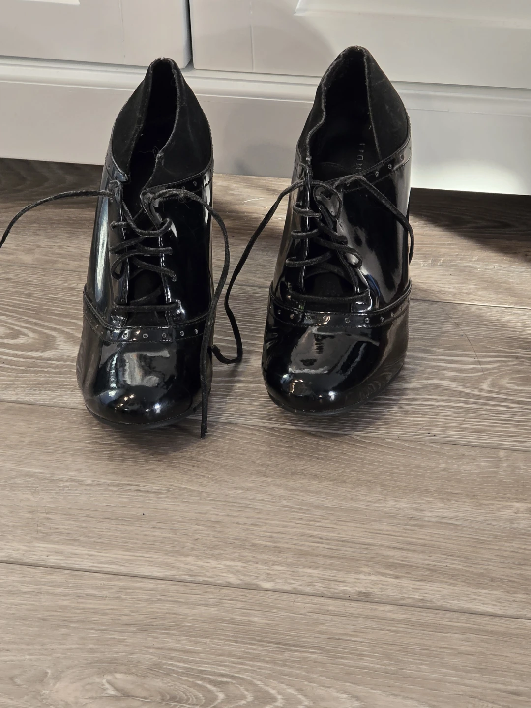 Fioni Black Patent Lace-Up Ankle Boots Size 7 - photo 3