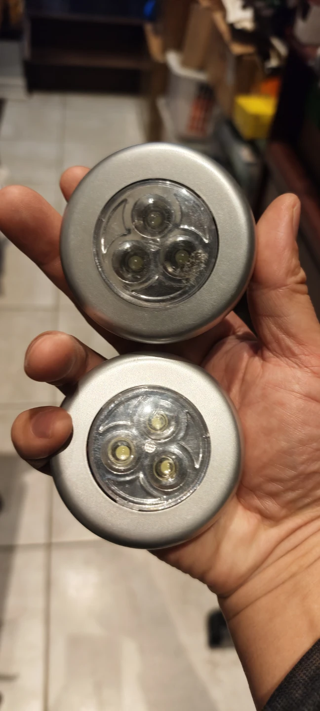 2x LED Puck Lights