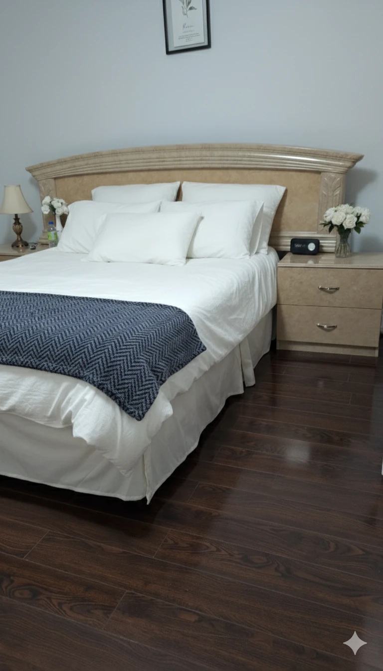 Six piece Bedroom Suite with Mirror