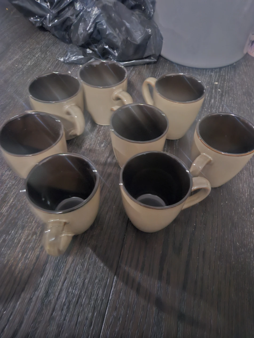 Cups    19 glasses in total.