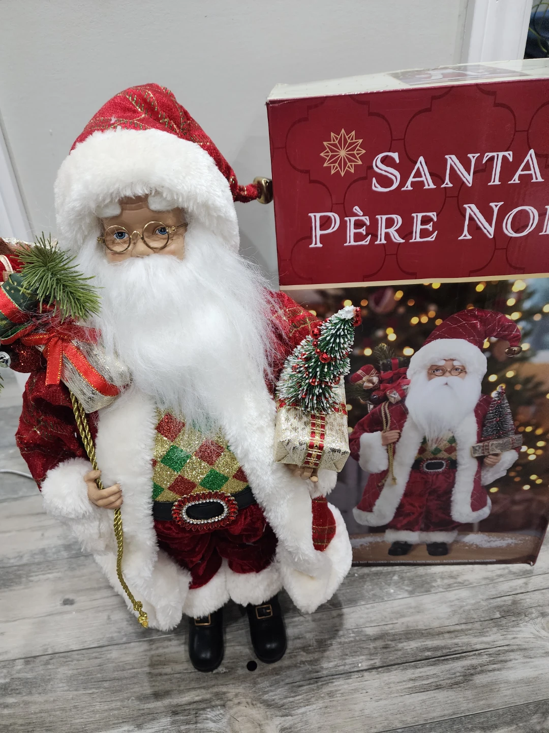 Santa Claus Figurine with Box - photo 2