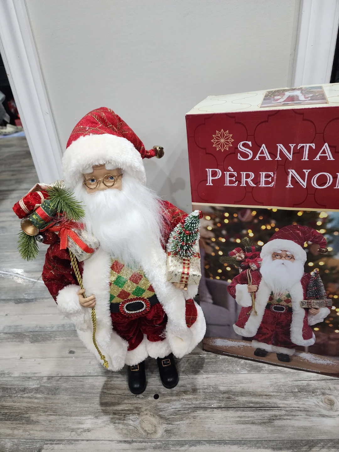 Santa Claus Figurine with Box - photo 3