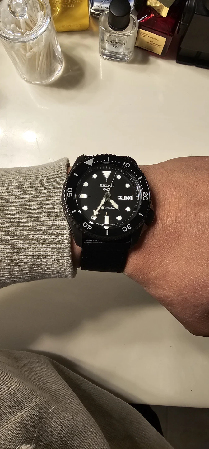 Seiko 5 Automatic Dive Watch - Black