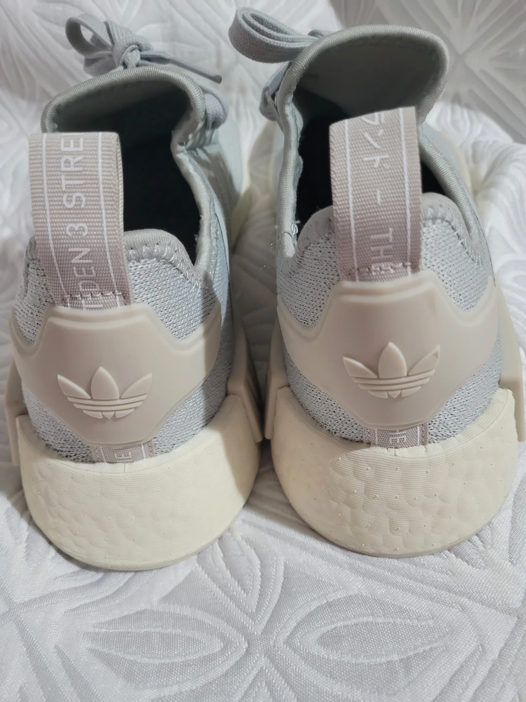 Adidas NMD R1 Wonder Silver Women's IE0595 12/23 SIZE 10 - photo 2