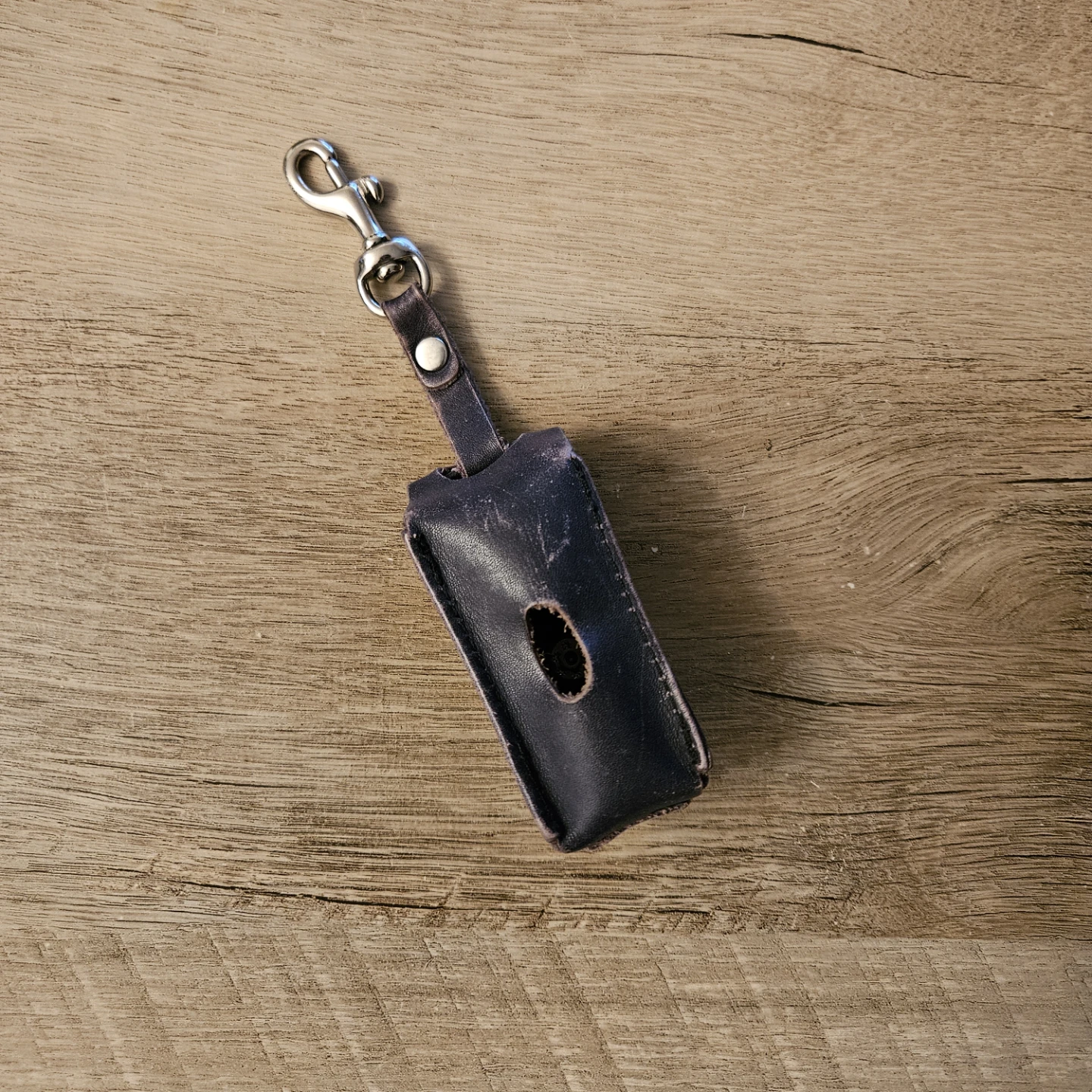 Signé Louka leather dog poop bag holder 🧡