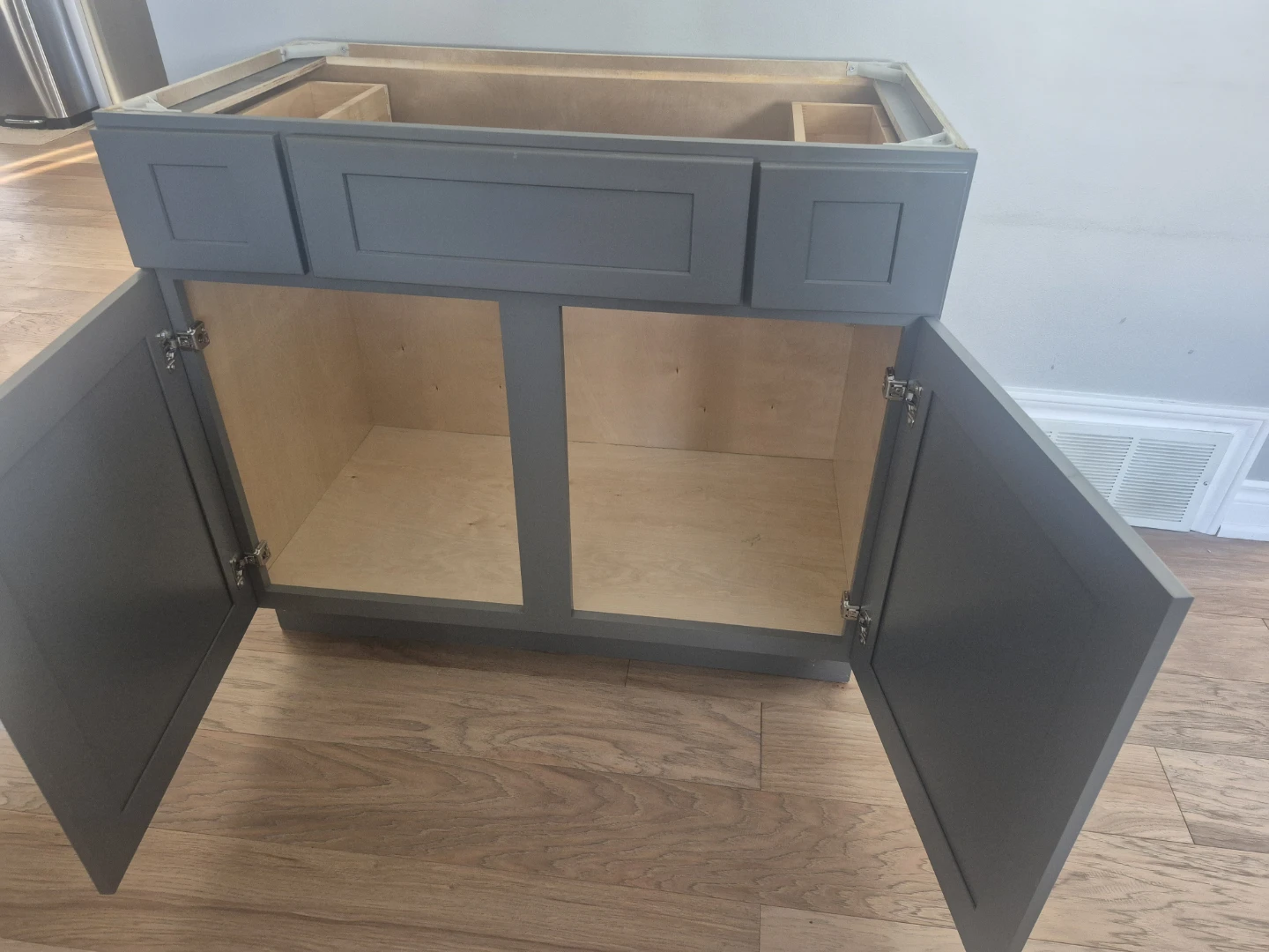 Brand New 39" Vanity Cabinet🥕 - photo 3