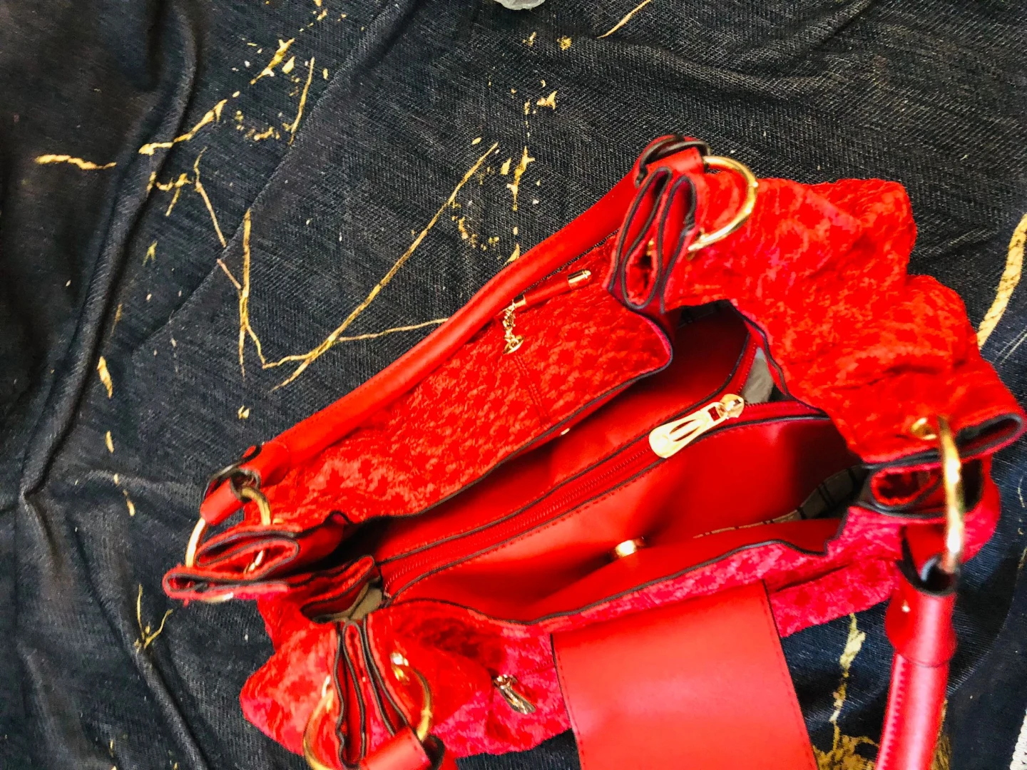 Red textured bag with gold hardware - photo 4