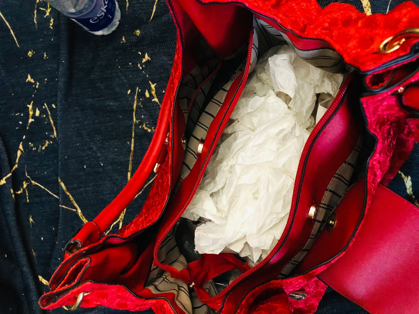 Red textured bag with gold hardware - photo 5