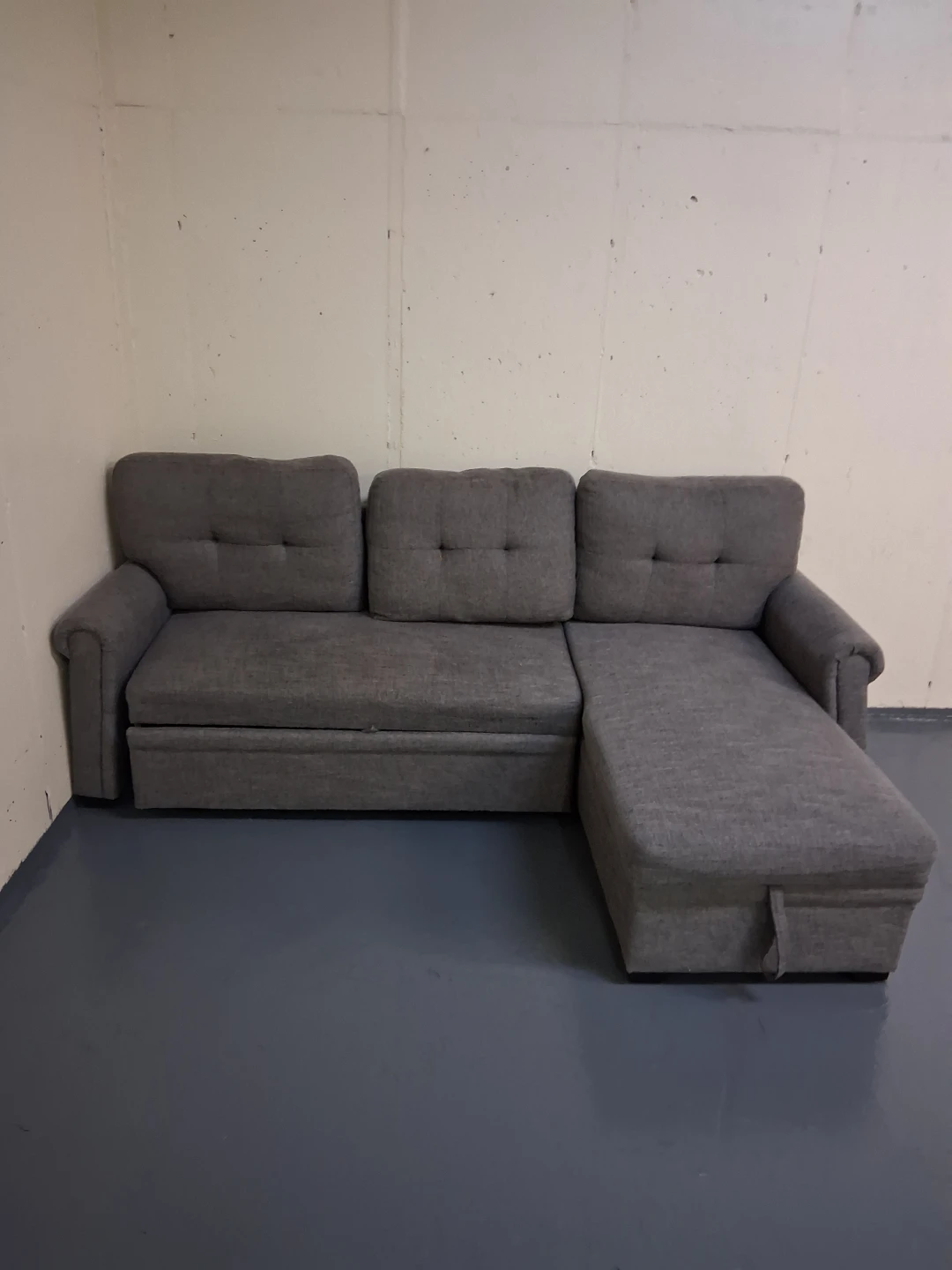 Nice Sofa with storage 👌 in good condition