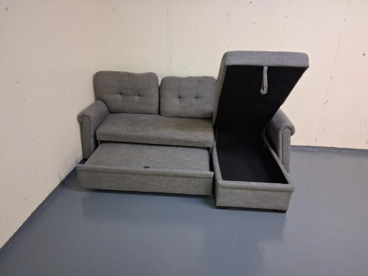 Nice Sofa with storage 👌 in good condition - photo 5