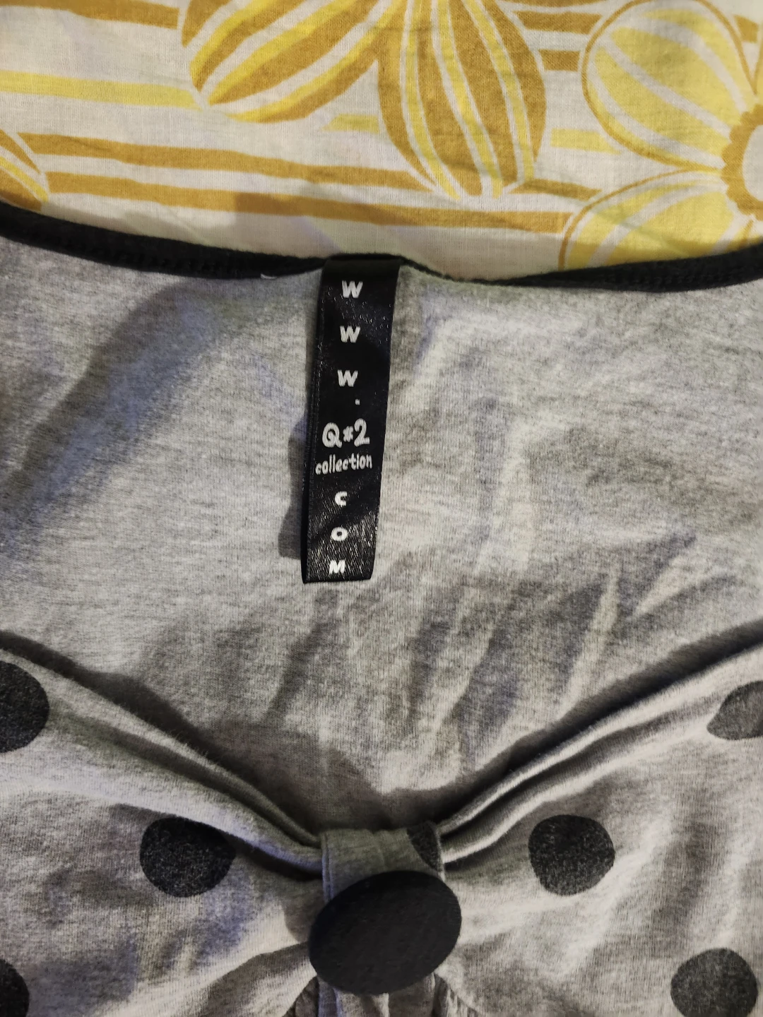 Grey and black polka dot babydoll top with button - photo 4
