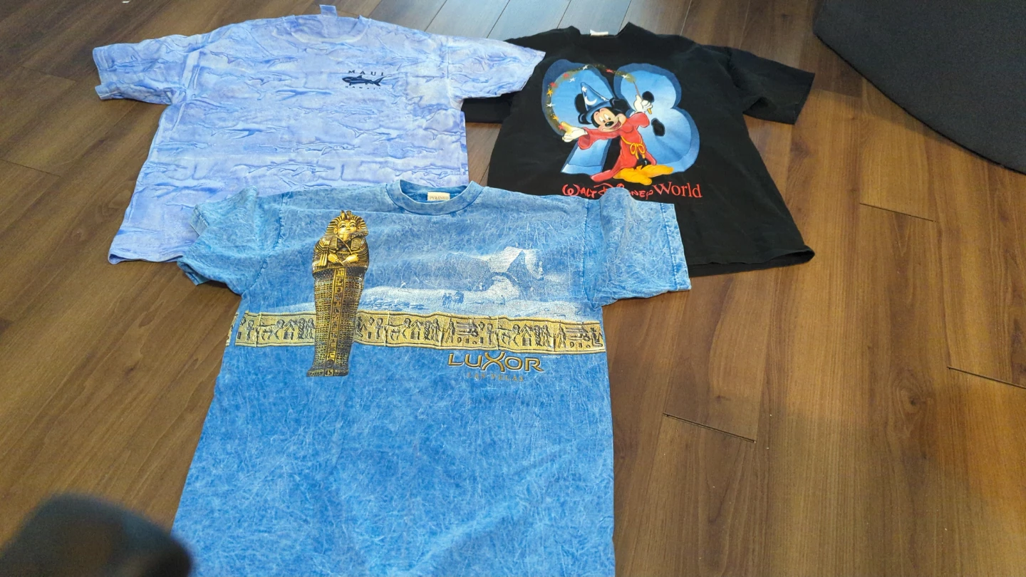3 T-Shirts: Mickey Mouse, Luxor, Maui XL
