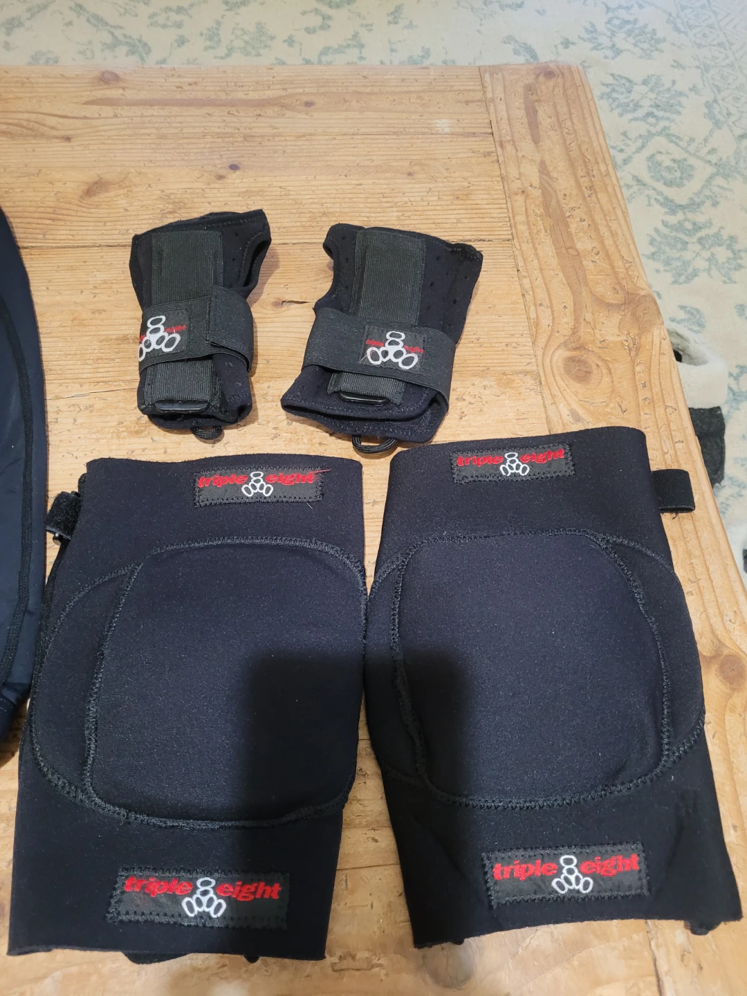 Knee Pads, Wrist Guards, padded cycling shorts - photo 2