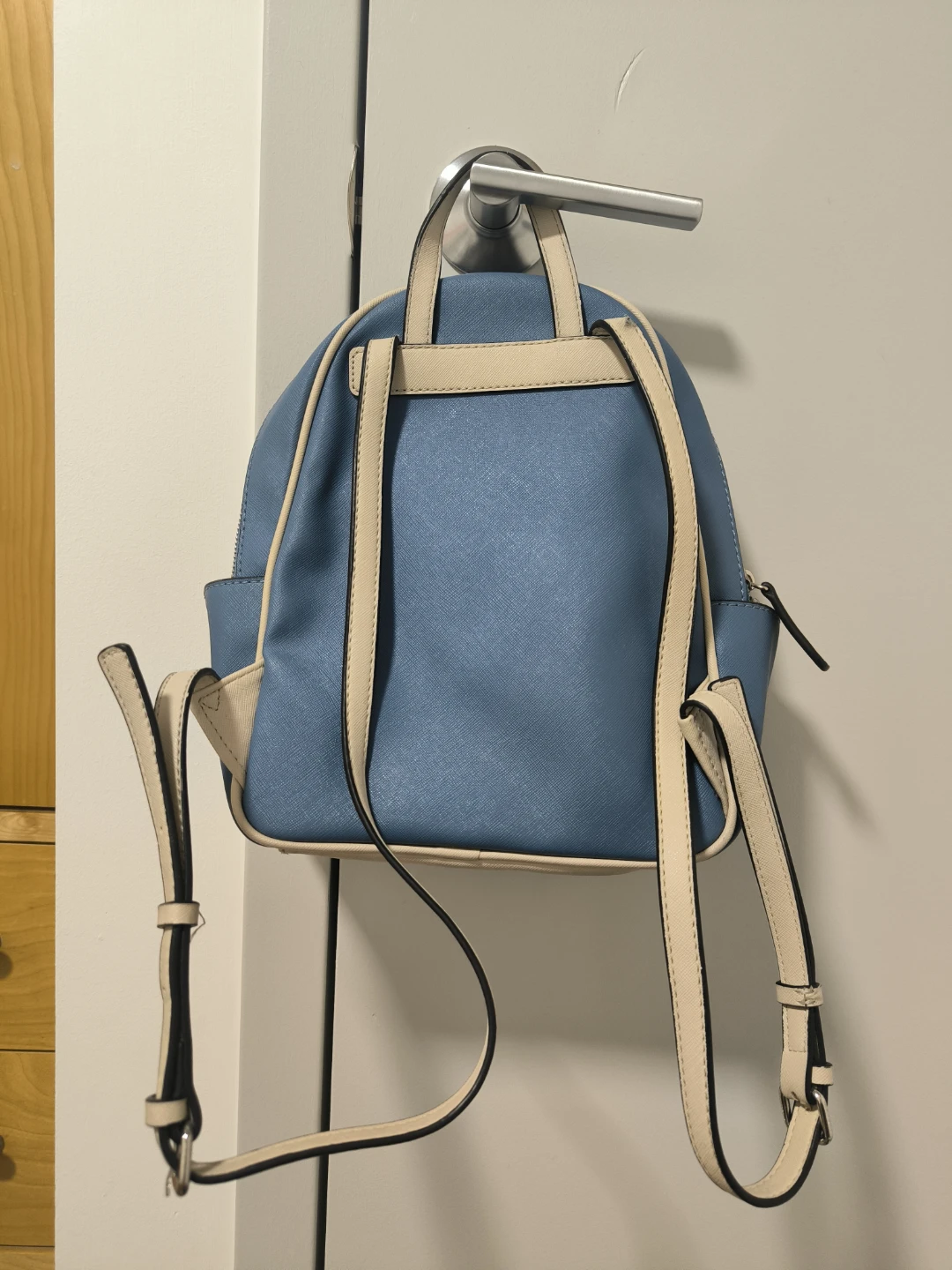 Mini Guess Backpack - photo 2