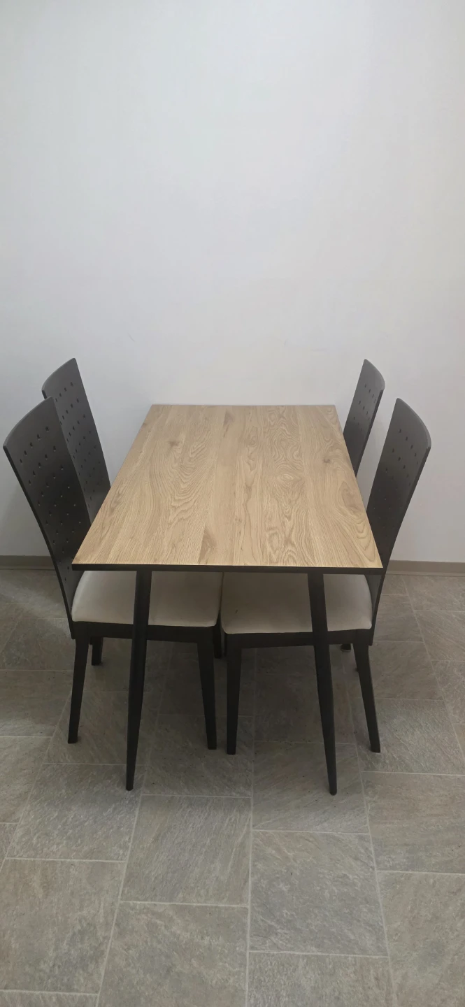 💥MOVING SALE💥Wood Dining Table with metal legs and 4 Chairs - photo 2