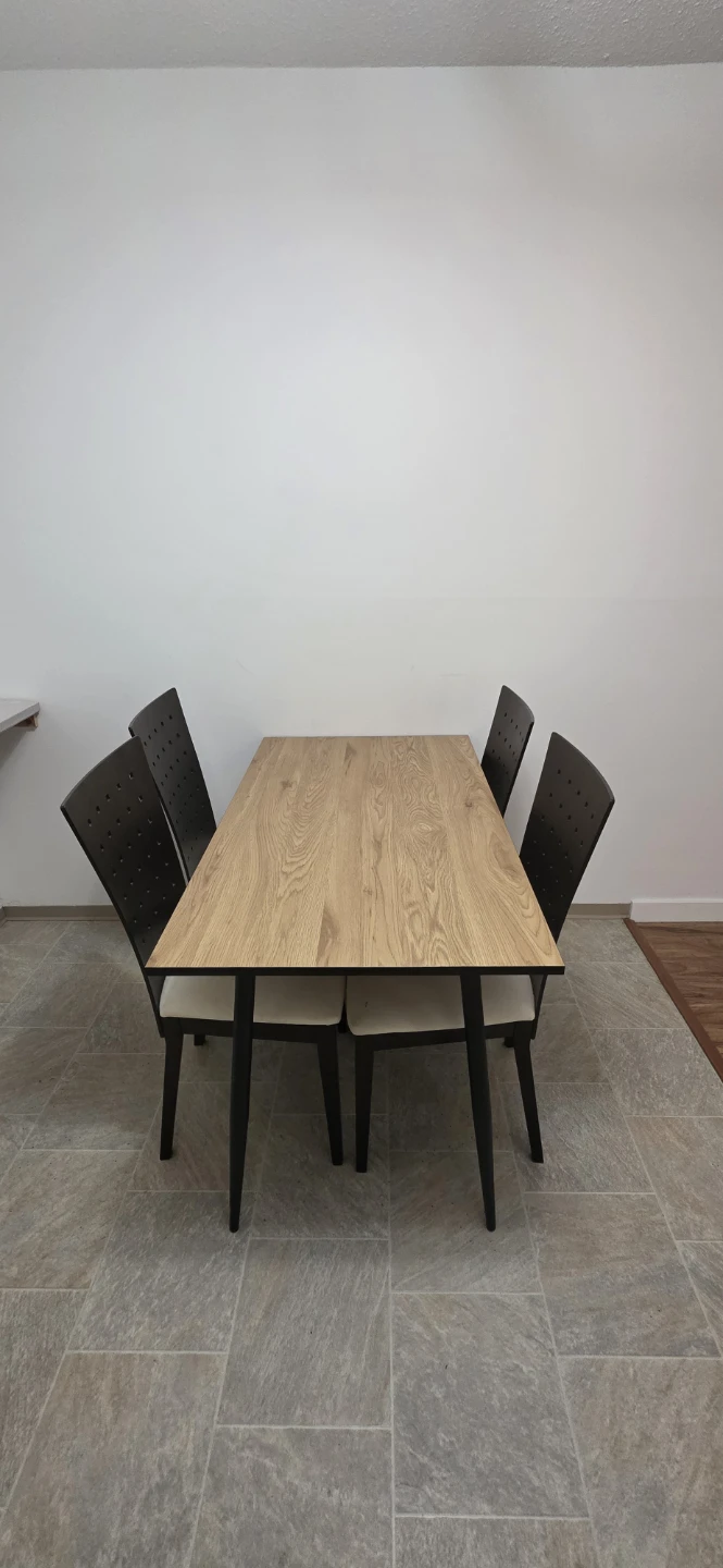 💥MOVING SALE💥Wood Dining Table with metal legs and 4 Chairs - photo 3