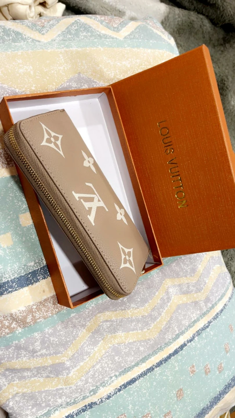 Louis Vuitton Monogram Zip Around Wallet - photo 4