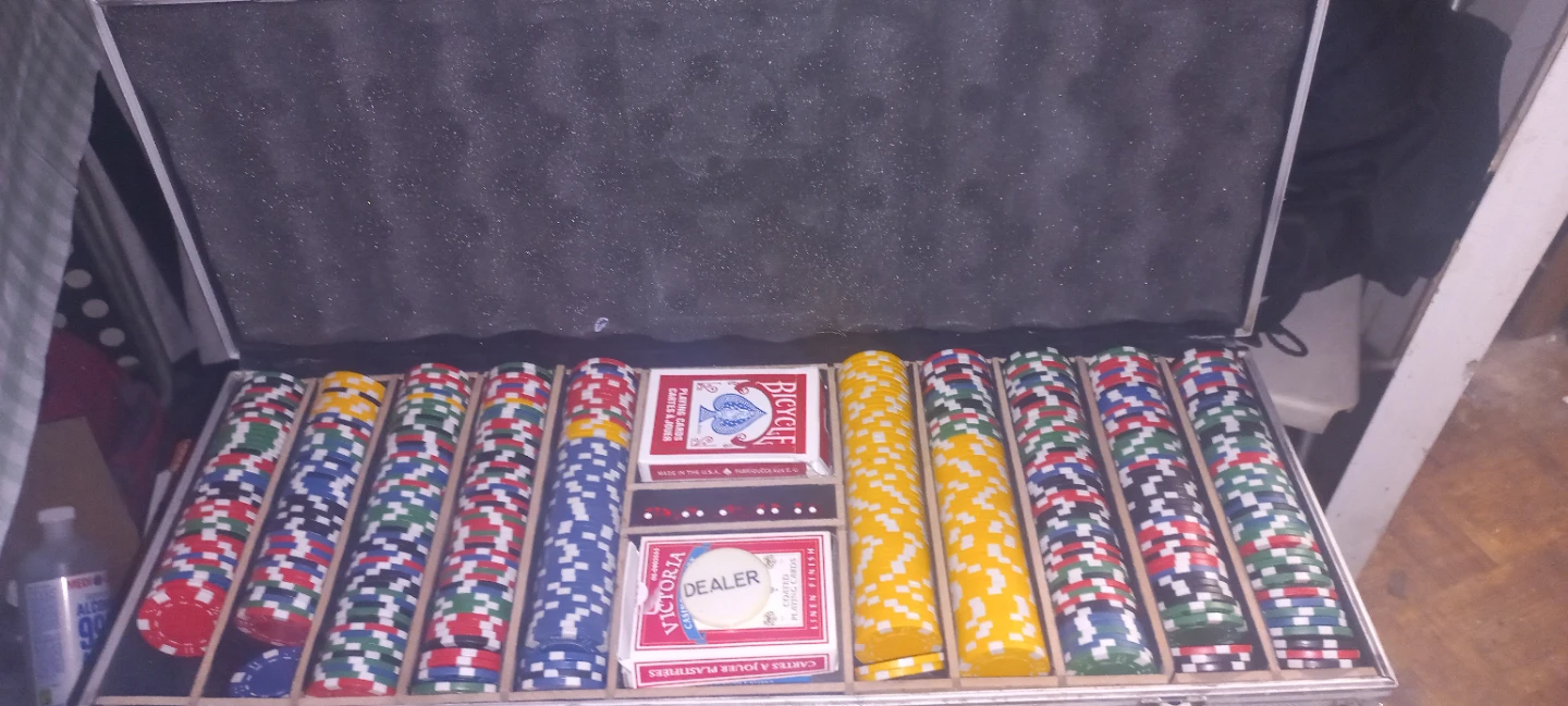 Poker Chip Set with Case and Cards - photo 3