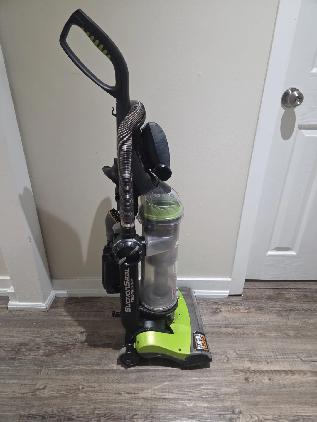 Eureka Pet Power Paw Stair & Upholstery Brush Vacuum Cleaner - photo 2