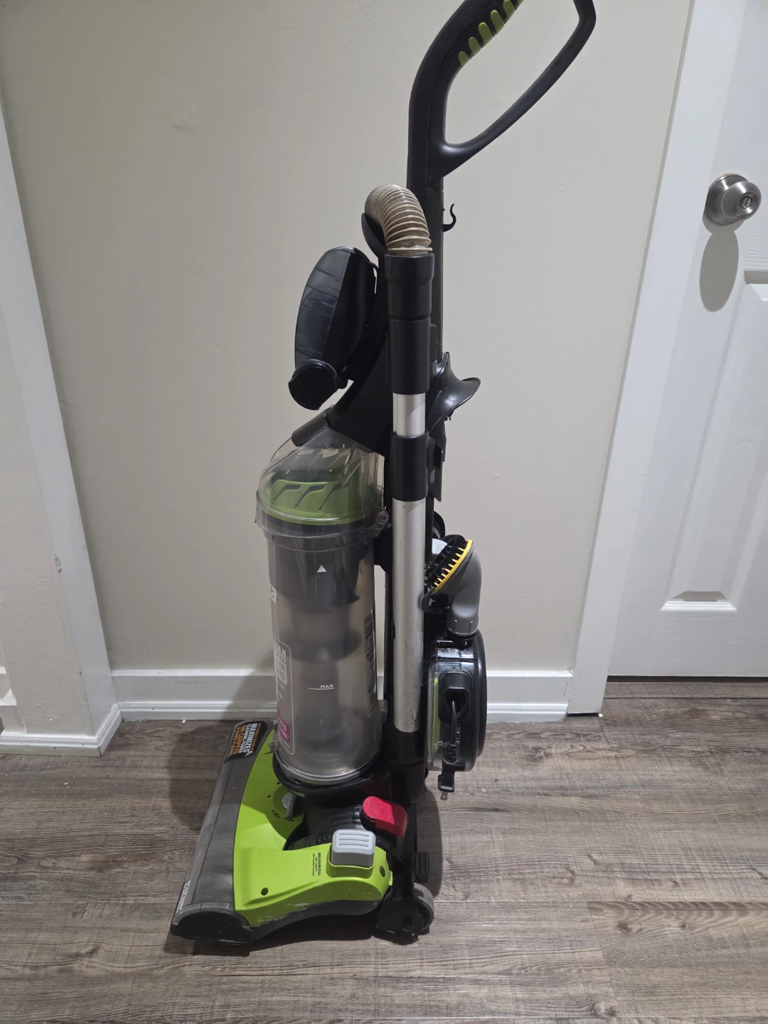 Eureka Pet Power Paw Stair & Upholstery Brush Vacuum Cleaner - photo 3