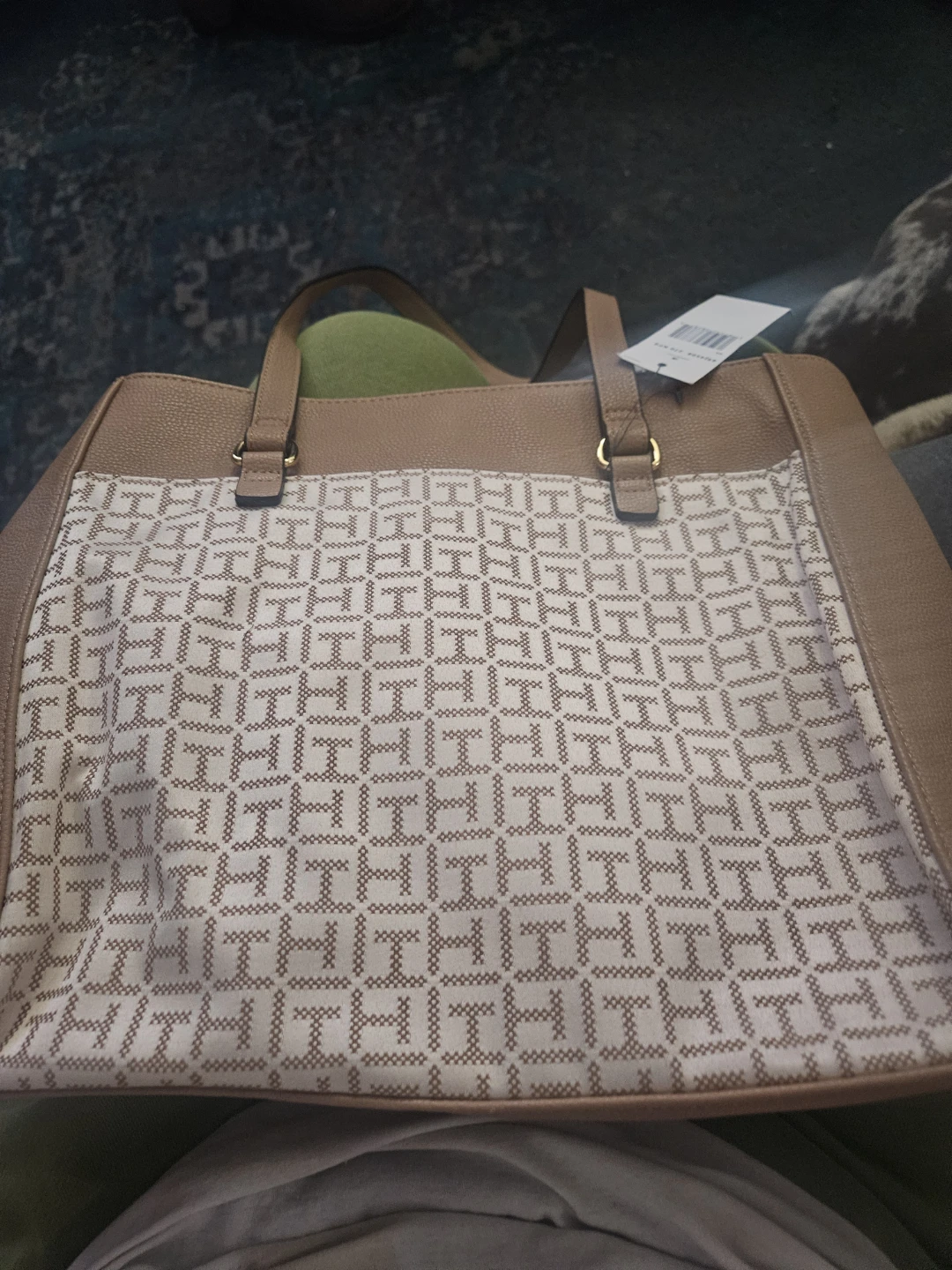 Tommy Hilfiger Tote Bag with Matching Pouch - photo 2