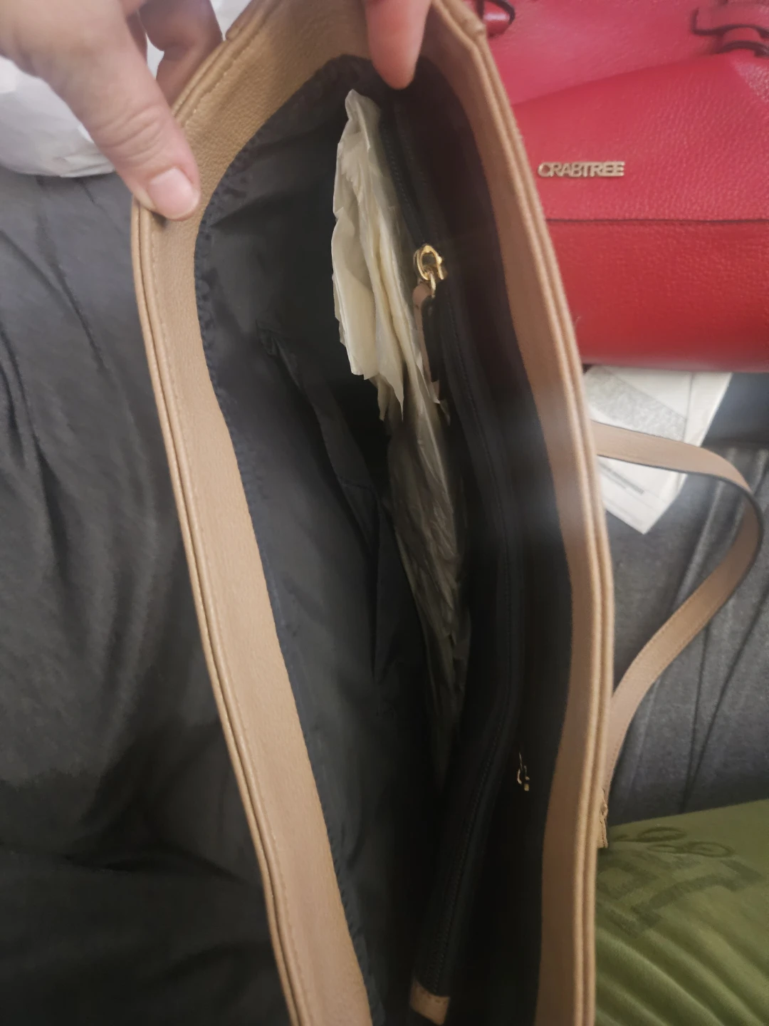 Tommy Hilfiger Tote Bag with Matching Pouch - photo 3
